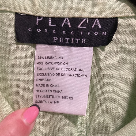 Plaza Collection Perite Button Down Sleeveless Top - Picture 3 of 6